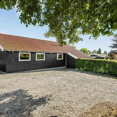 Hébergement de vacances Holiday Home Hejls With Hot Tub 265 *