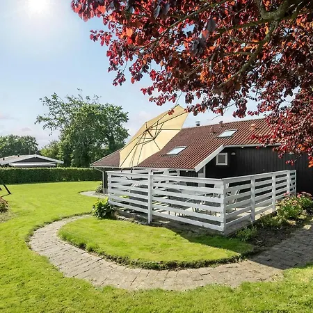 Hébergement de vacances Holiday Home Hejls With Hot Tub 265 *