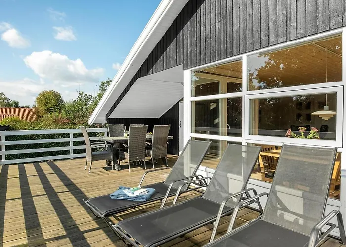 With Hot Tub 265 Feriehus