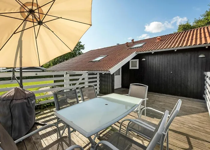 With Hot Tub 265 Feriehus Hejls