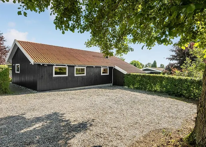 Feriehus With Hot Tub 265 *